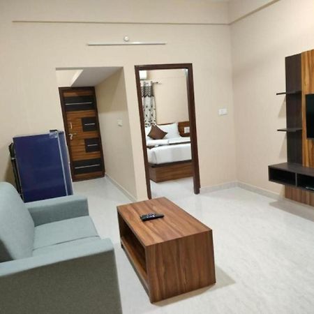 Golden Chariot 1Bhk Flat Manyata Tech Park Hotell Bangalore Eksteriør bilde