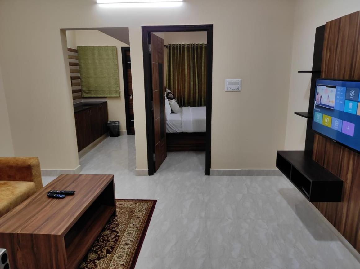 Golden Chariot 1Bhk Flat Manyata Tech Park Hotell Bangalore Eksteriør bilde